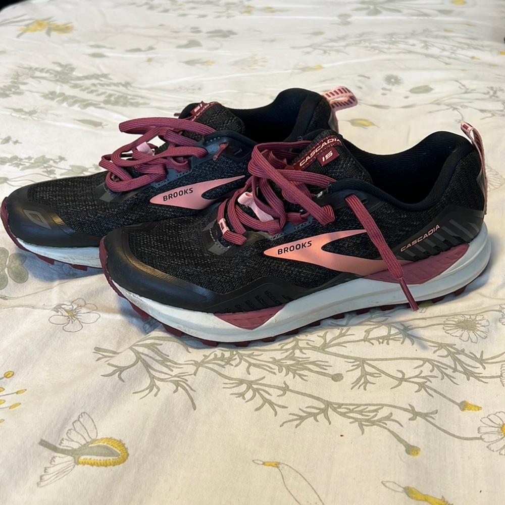 Brooks Cascadia 15 Running Shoes